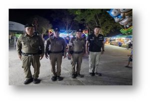 ตรวจสอบความพร้อมของชุดปฏิบัติรักษาความปลอดภัยภายในงาน ก่อนออกปฏิบัติหน้าที่ ณ วัดพนมศิลาราม